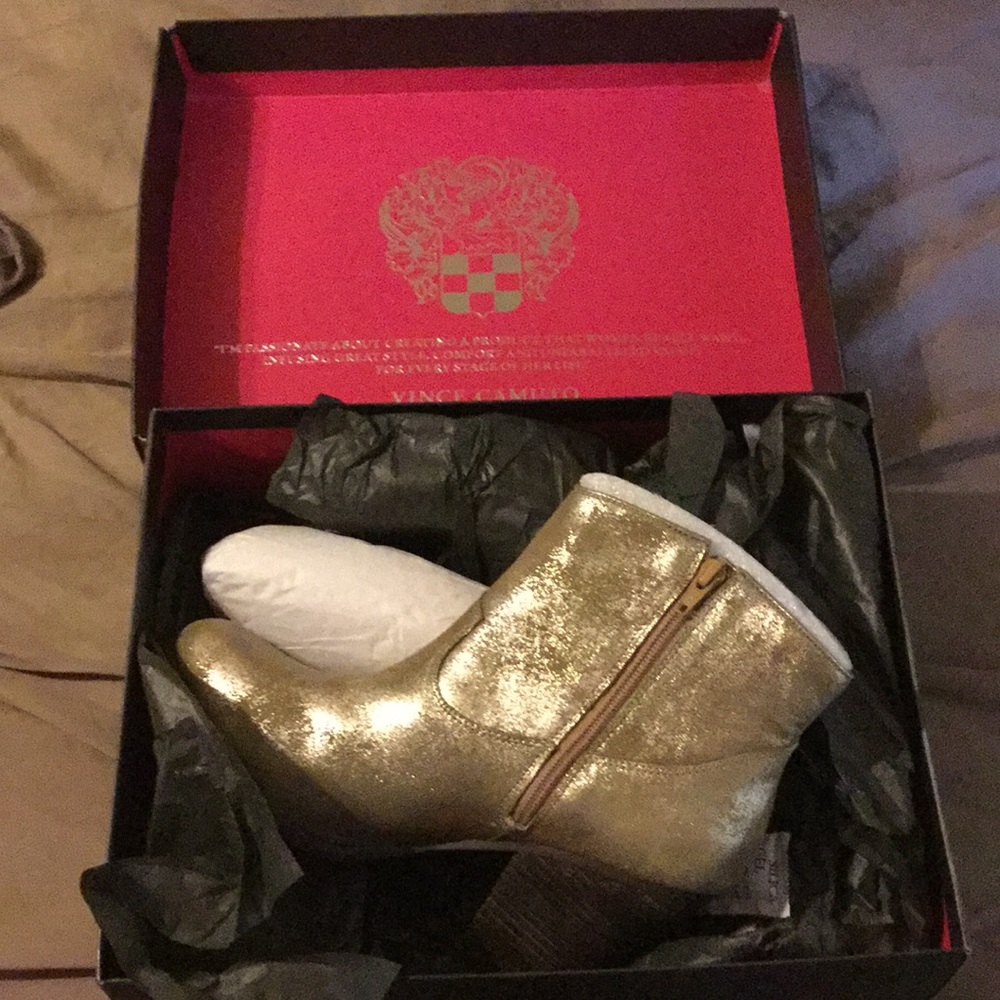 Vince Camuto Hammerton Ankle Boots (Golden Brown)